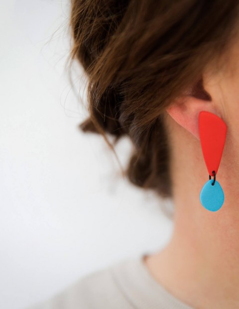 delia-red-robinsegg-irish-handmade-earrings-wearing