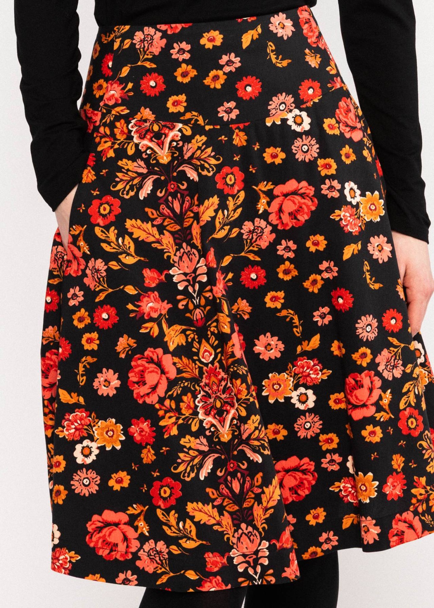 _1280_blutsgeschwister_romance_rules_the_world_carpet_elegance_r_cke_schwarz_196092_390013